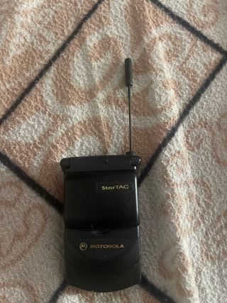 Motorola startac MoviStar - móvil antiguo