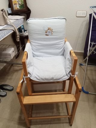 Trona bebé madera maciza .Se hace mesa .