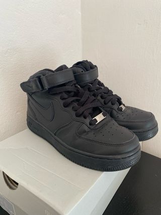 Nike Air Force 1 - Negras