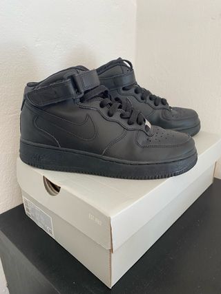 Nike Air Force 1 - Negras