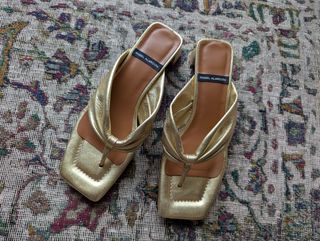 Sandalias Ángel Alarcón doradas