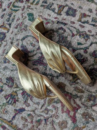 Sandalias Ángel Alarcón doradas
