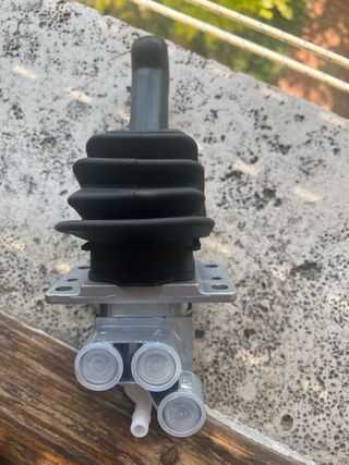 Valvola Freno Stazionamento 880g