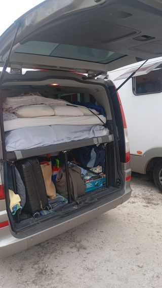 Cama plegable Viano/Vito W639, color gris. 

