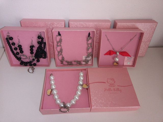 Bisutería Edición especial Hello Kitty + bolso