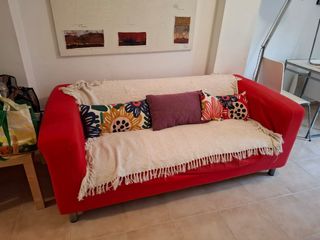 Sofá KLIPPAN Ikea rojo