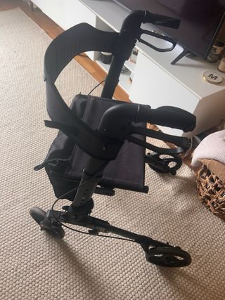 Andador plegable en perfecto estado.