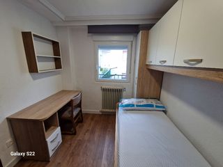 Habitación amueblada