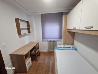 Habitación amueblada