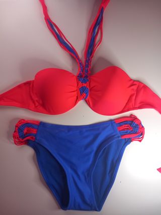 Bikini Rojo y Azul
