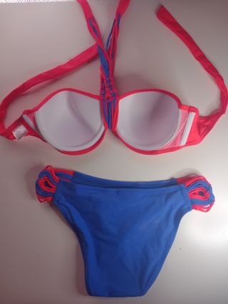 Bikini Rojo y Azul