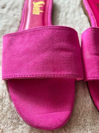 Sandalias planas fucsia 