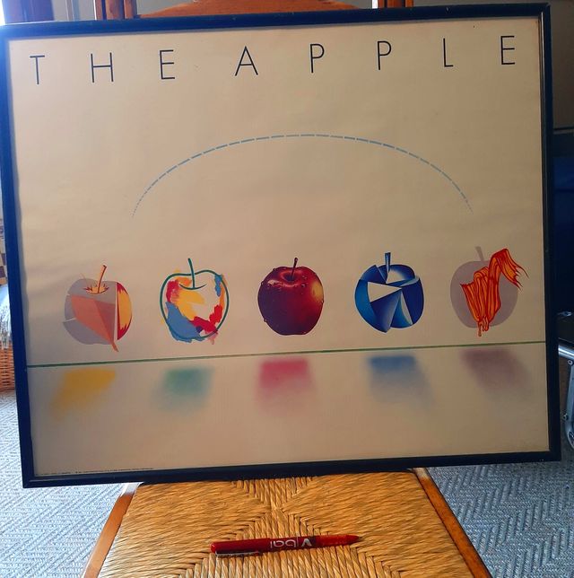 Lámina The Apple enmarcada