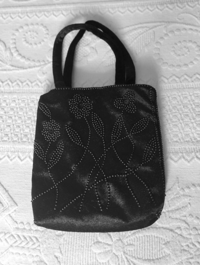 Pochette velluto nero - perline