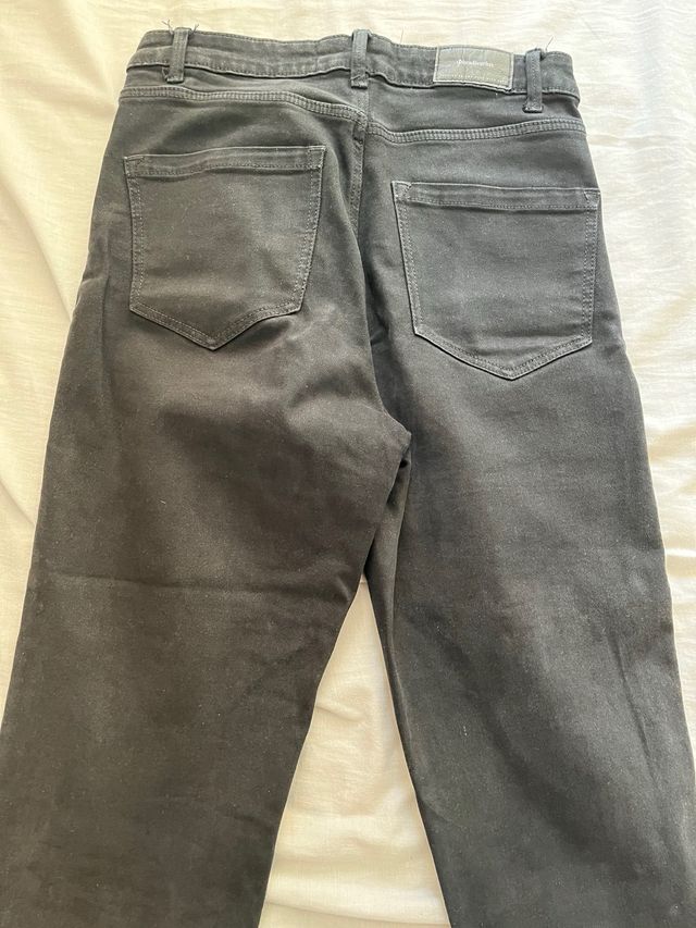 Vaqueros negros Stradivarius