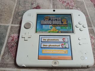 Nintendo 2DS bianca - New Super Mario Bros 2