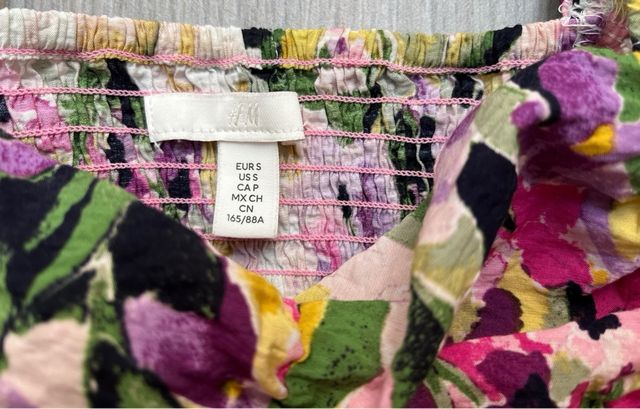 Top H&M floral multicolor talla S nuevo