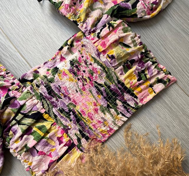 Top H&M floral multicolor talla S nuevo