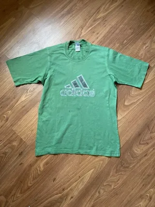 Camiseta streetwear Adidas verde logo
