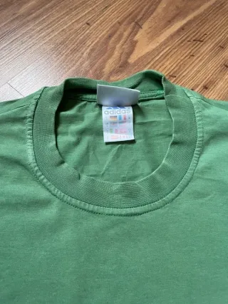 Camiseta streetwear Adidas verde logo