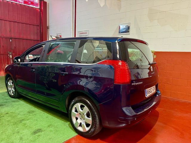 Peugeot 5008 1.6 HDI 112CV 5499€!!!
