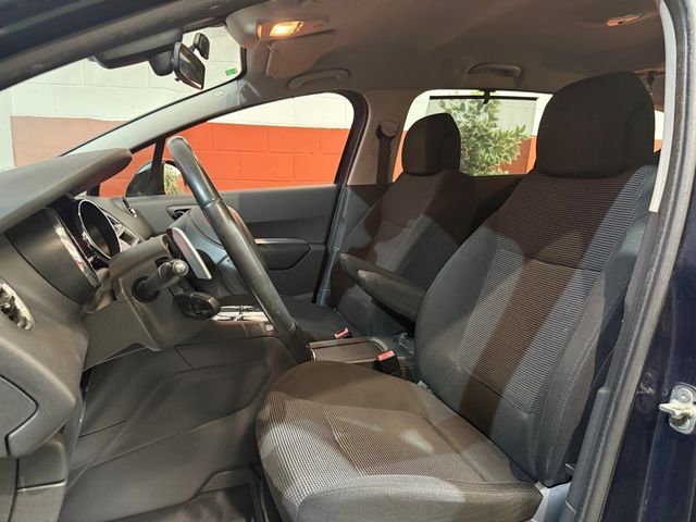 Peugeot 5008 1.6 HDI 112CV 5499€!!!