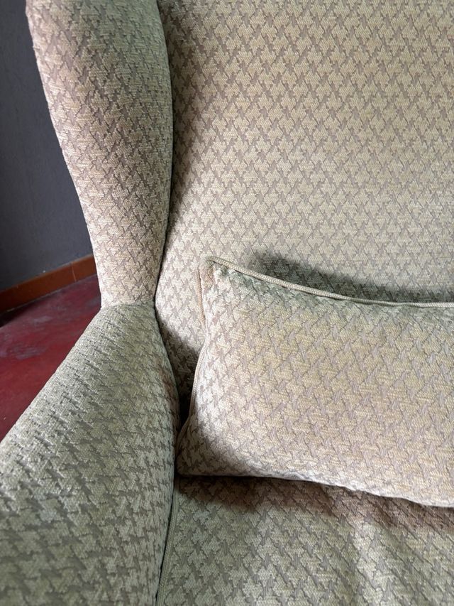 Sillón orejero beige - Tela