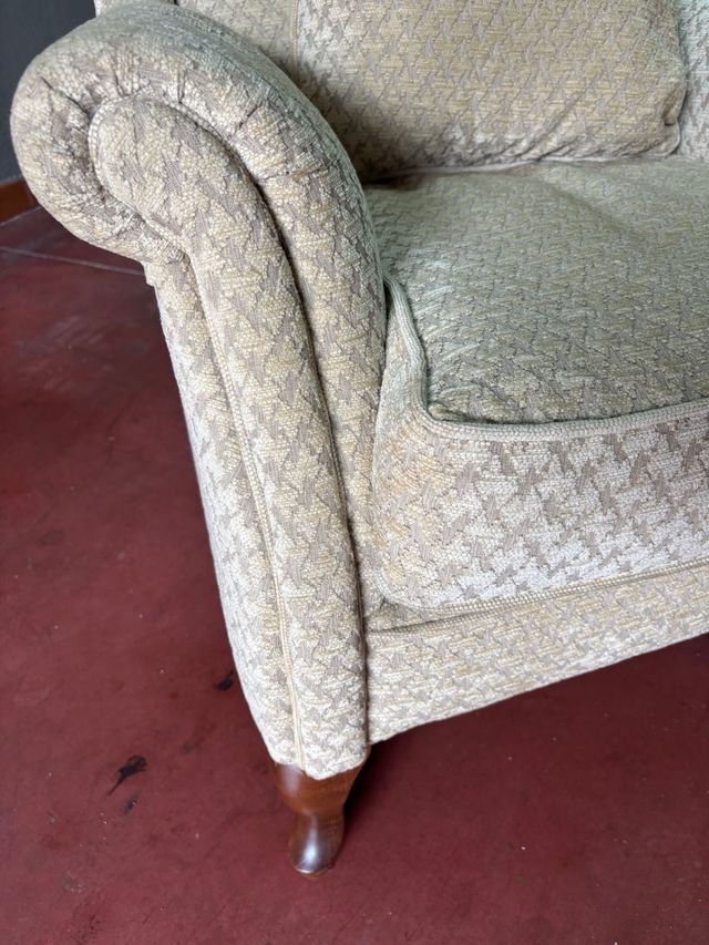 Sillón orejero beige - Tela