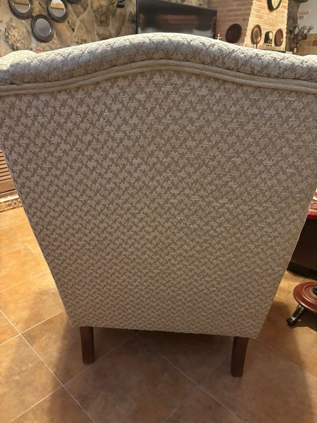 Sillón orejero beige - Tela