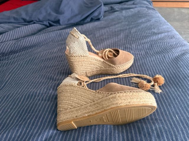 Cuñas Macarena beige