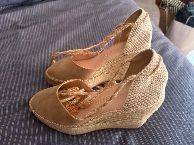 Cuñas Macarena beige