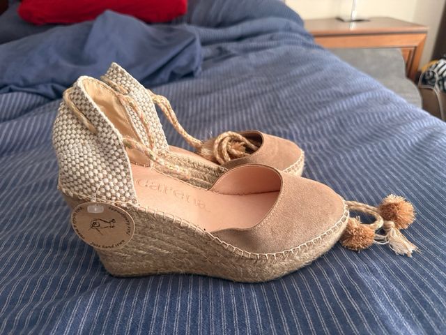 Cuñas Macarena beige