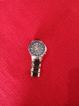 Reloj cronógrafo azul y plata