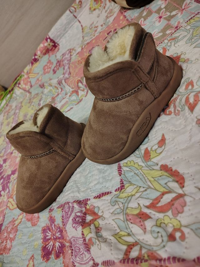 Botas de borreguillo talla 26