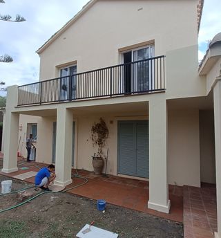 Professional Painters. Interior/Exterior. Fechadas