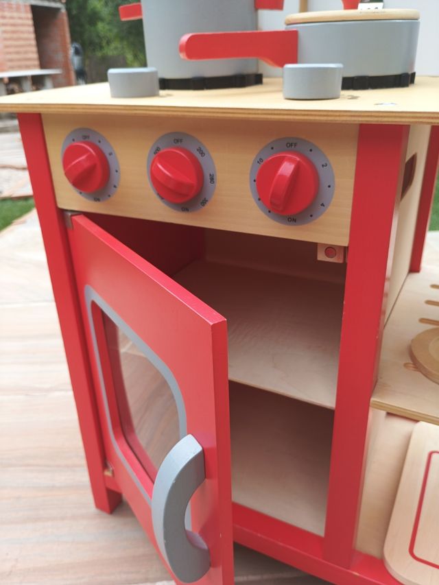 Cocinita madera infantil con accesorios