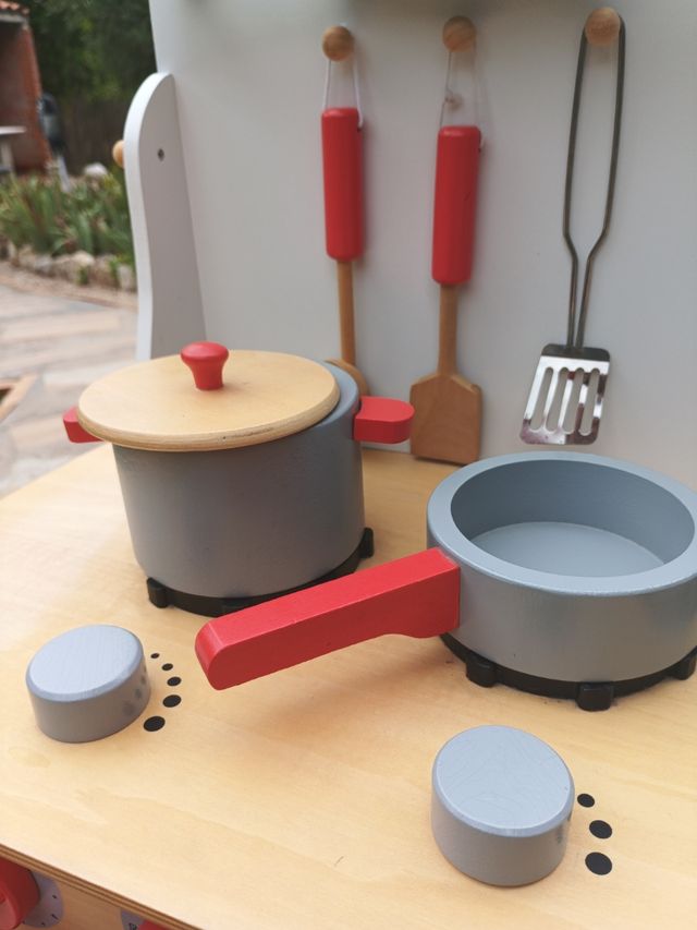 Cocinita madera infantil con accesorios