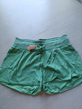 Shorts verdes mujer