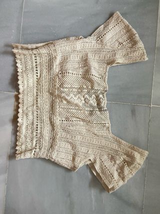 Top Zara crochet beige talla S