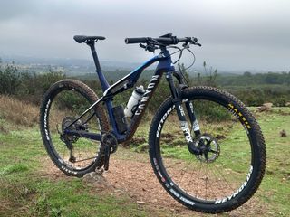 Bicicleta montaña Canyon Lux CF