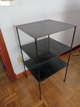 Estantería metal. 3 baldas