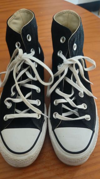 Converse negras altas