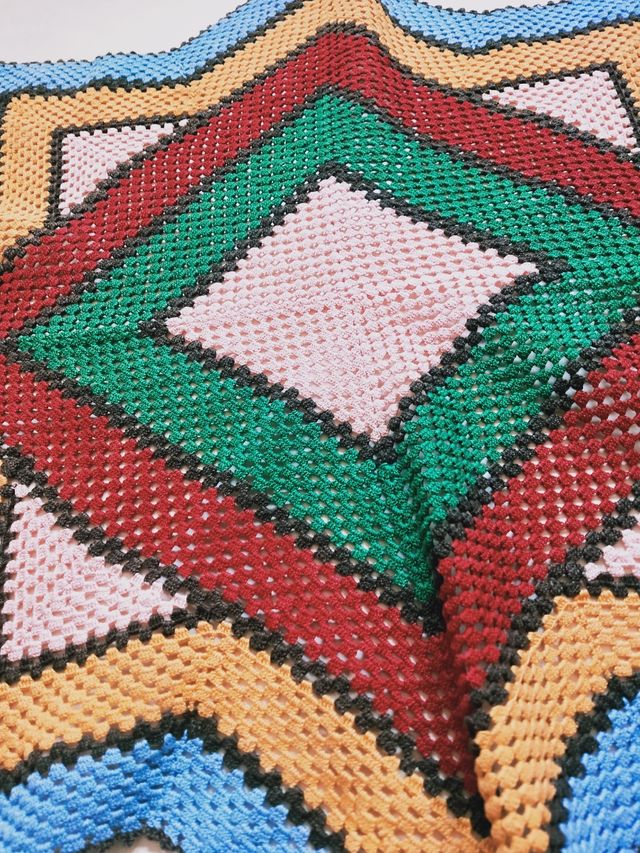 Tapete tejido multicolor