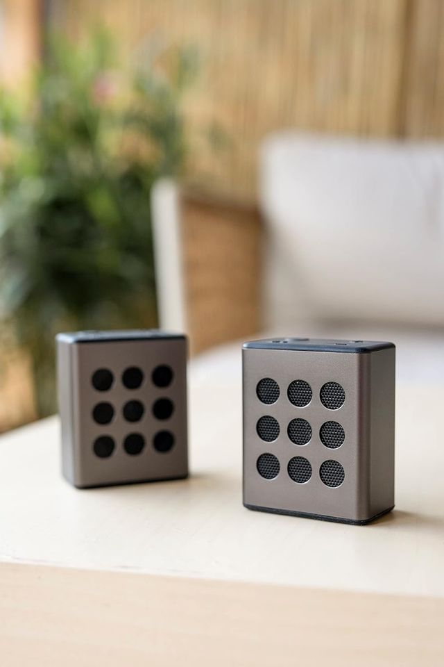 Altavoces Bluetooth Grises