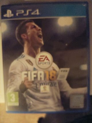 PS4 (PlayStation 4) con FIFA 21 y 22