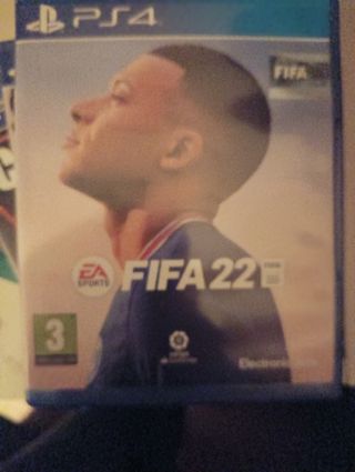 PS4 (PlayStation 4) con FIFA 21 y 22