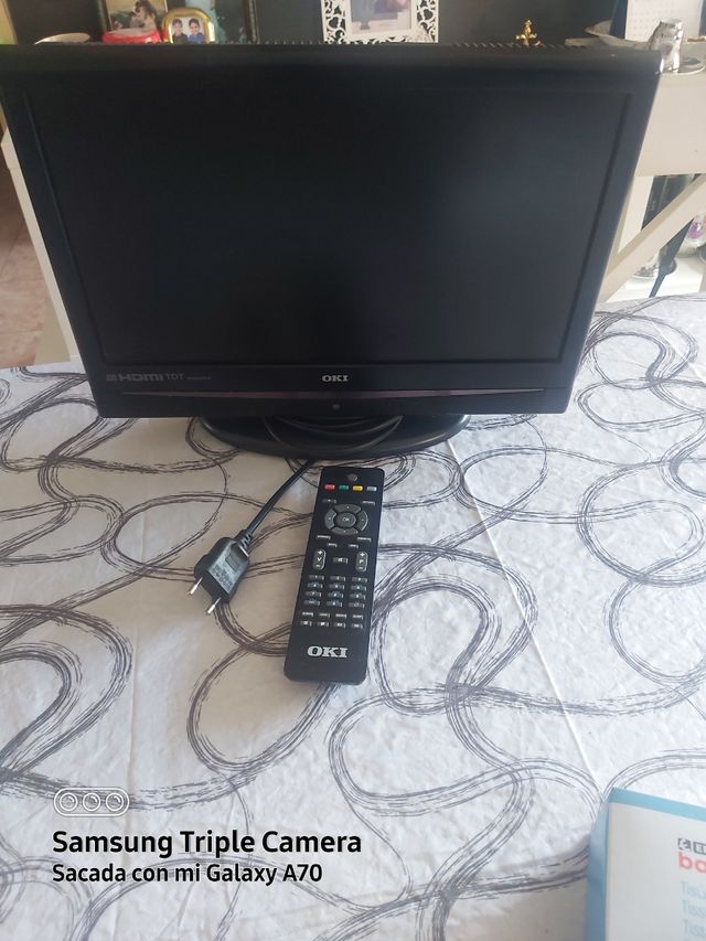 Tele OKI pequeña - HDMI tdt  integrado
