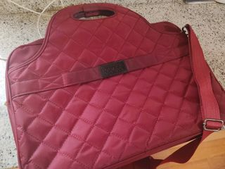 Maletín portátil rojo acolchado