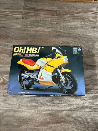 Aoshima 1/12 Suzuki Rg250  Super Street Series