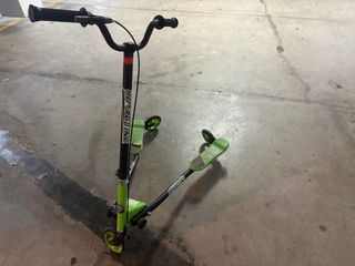 Patinete 3 ruedas Super Trike, plegable.